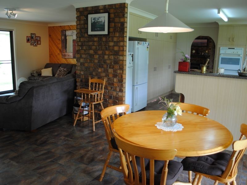 19 Sand Road, Cherry Gully QLD 4370