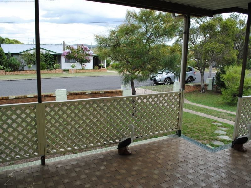 8 Crawford Street, Warwick QLD 4370