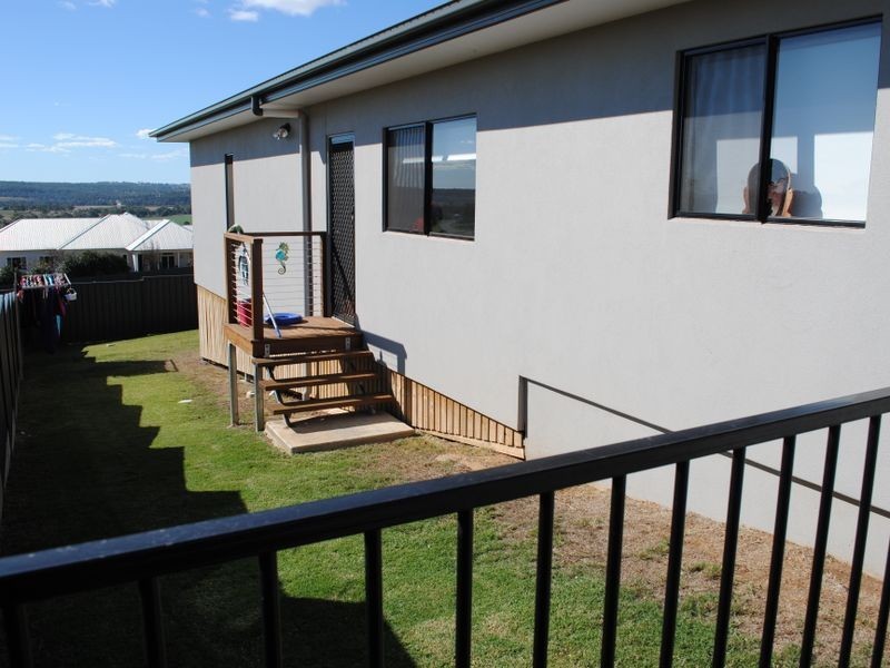 14 Lookout Place, Rosenthal Heights QLD 4370