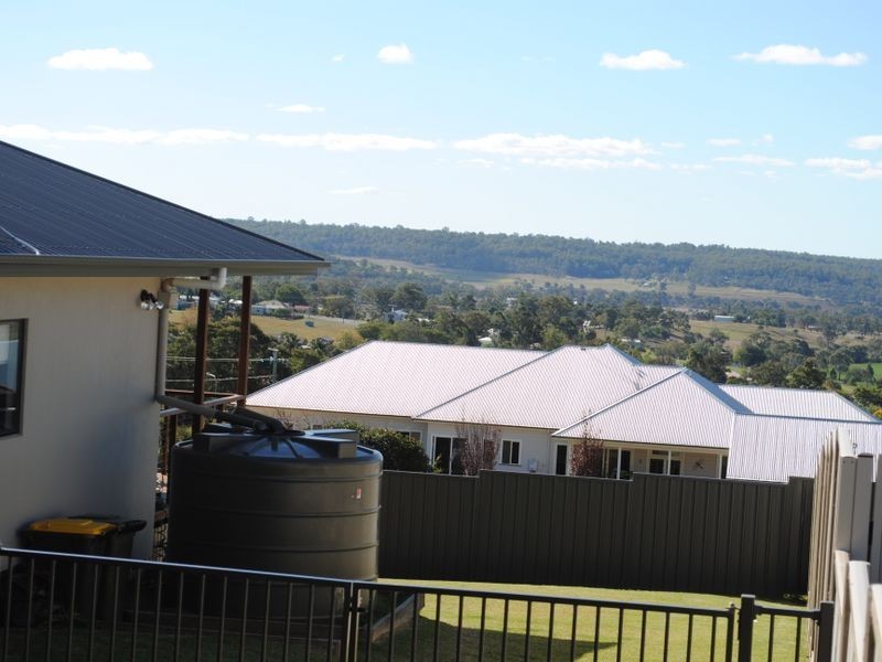 14 Lookout Place, Rosenthal Heights QLD 4370