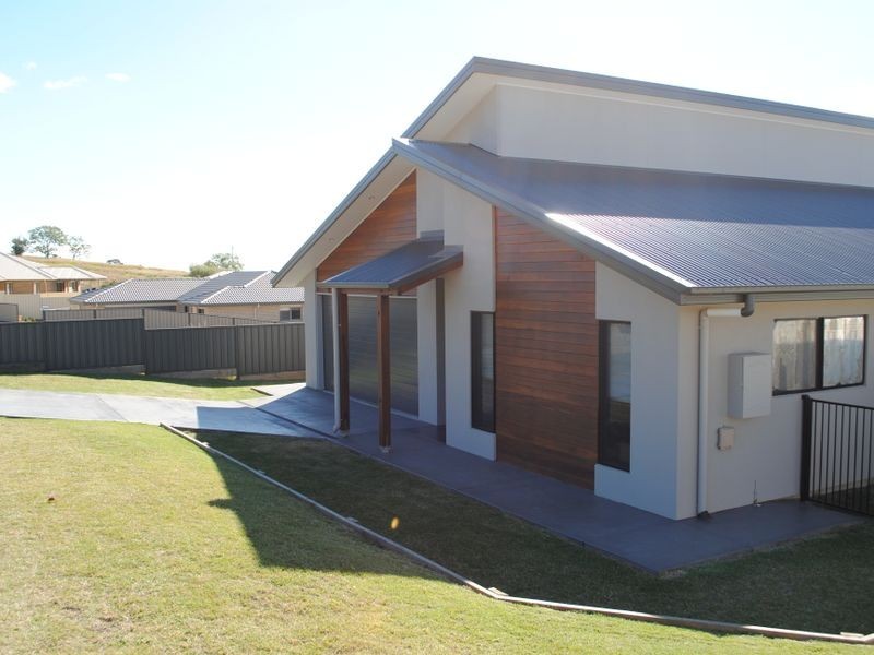 14 Lookout Place, Rosenthal Heights QLD 4370