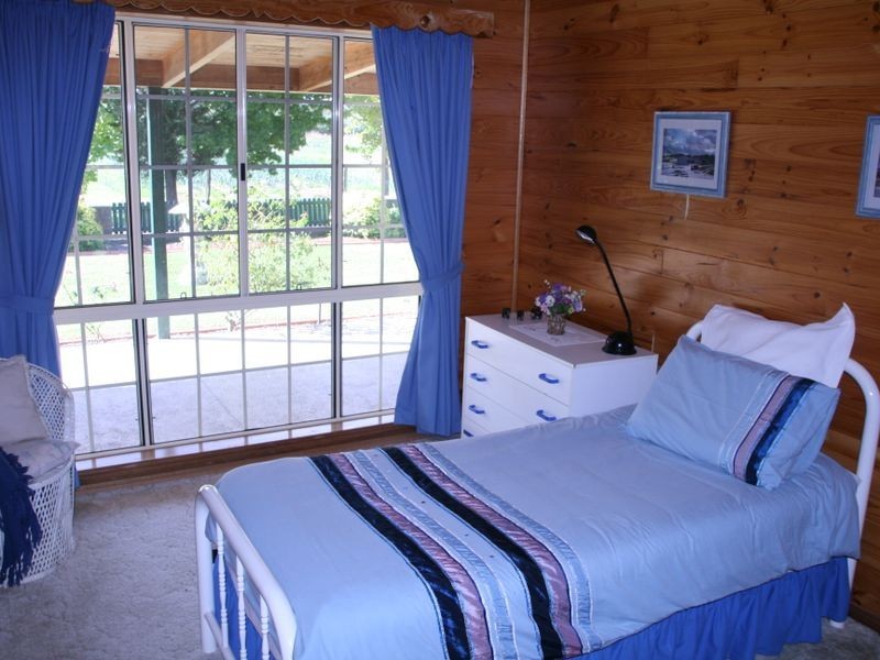 25555 New England Highway, Applethorpe QLD 4378