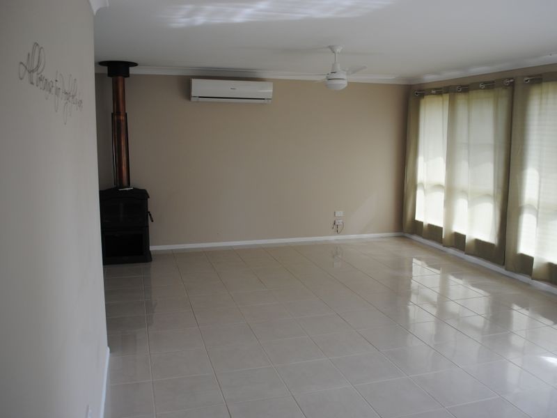 52 Quigleys Road, Deuchar QLD 4362