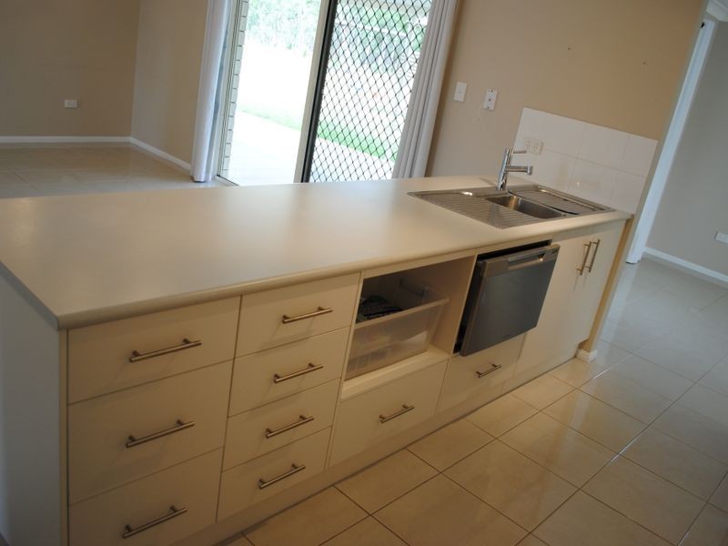 52 Quigleys Road, Deuchar QLD 4362