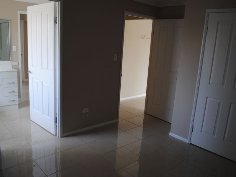 52 Quigleys Road, Deuchar QLD 4362