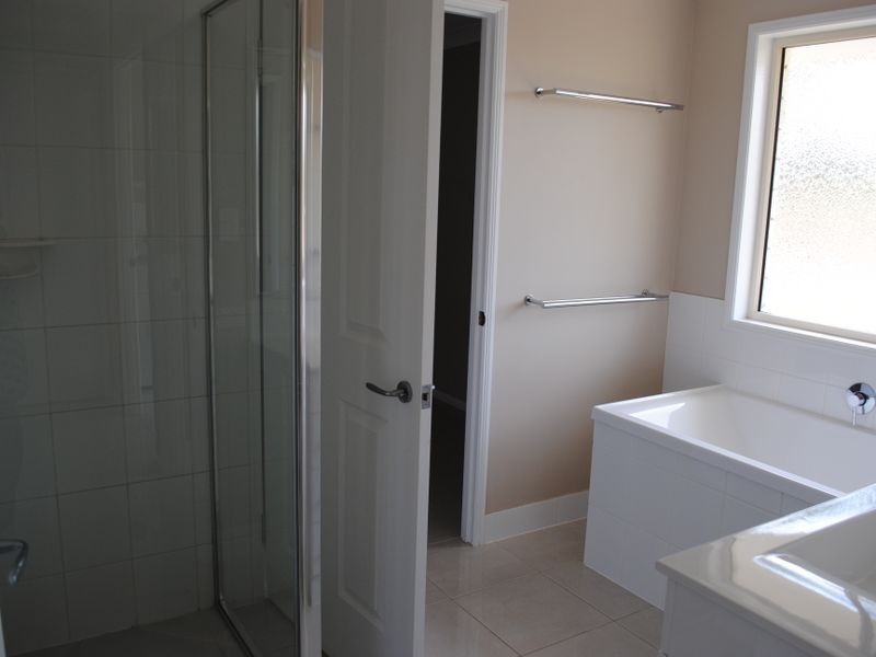 52 Quigleys Road, Deuchar QLD 4362