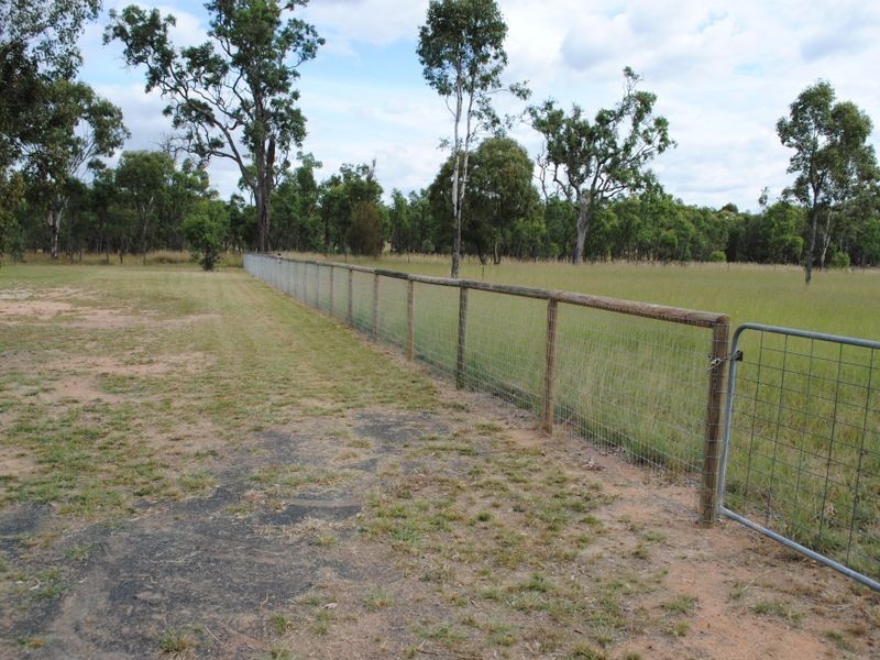 52 Quigleys Road, Deuchar QLD 4362