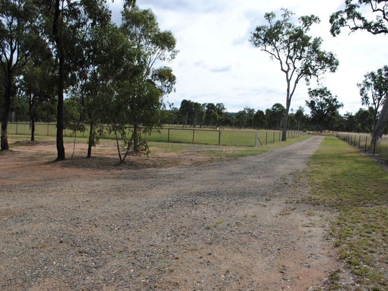 52 Quigleys Road, Deuchar QLD 4362