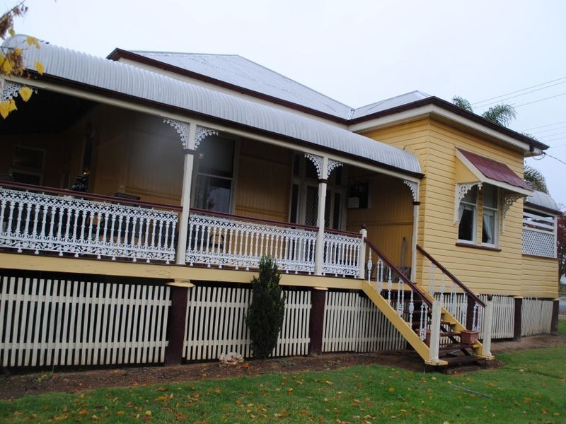 84 Pratten Street, Warwick QLD 4370