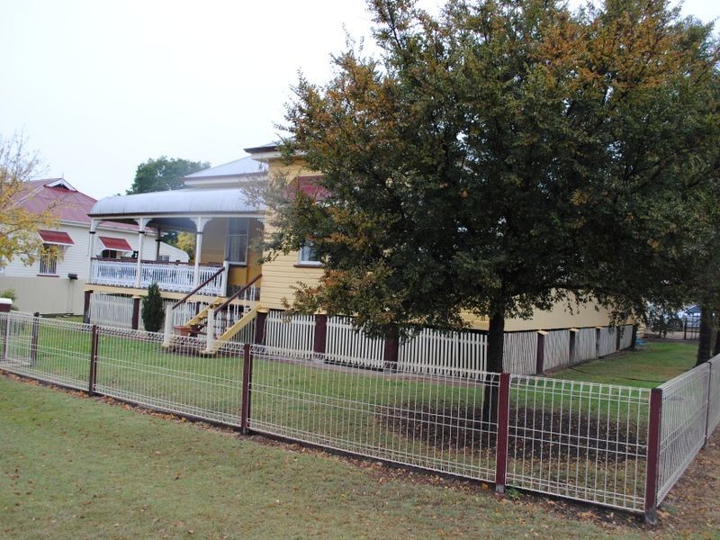 84 Pratten Street, Warwick QLD 4370