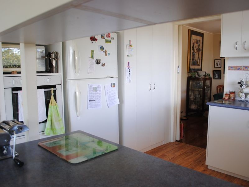 9 Bell Street, Rosenthal Heights QLD 4370