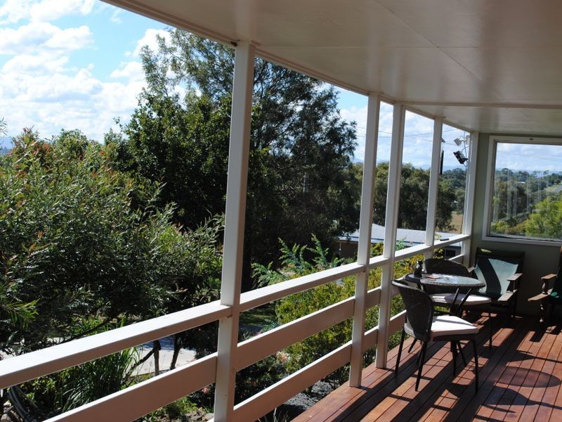 9 Bell Street, Rosenthal Heights QLD 4370