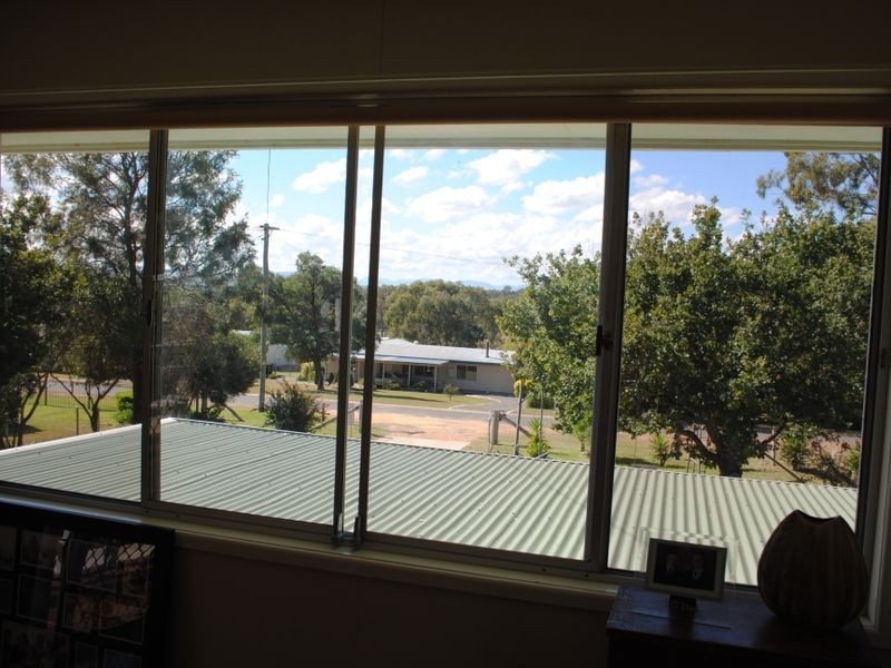 9 Bell Street, Rosenthal Heights QLD 4370