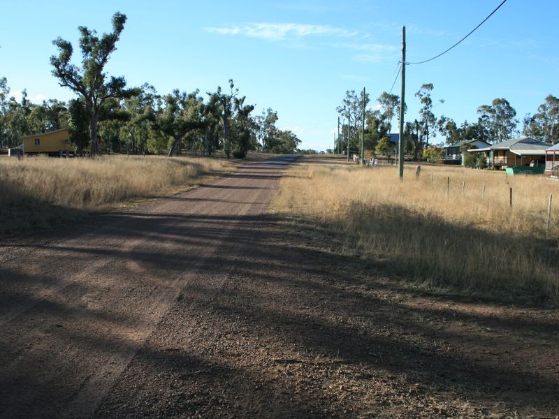 20 White Street, Pratten QLD 4370