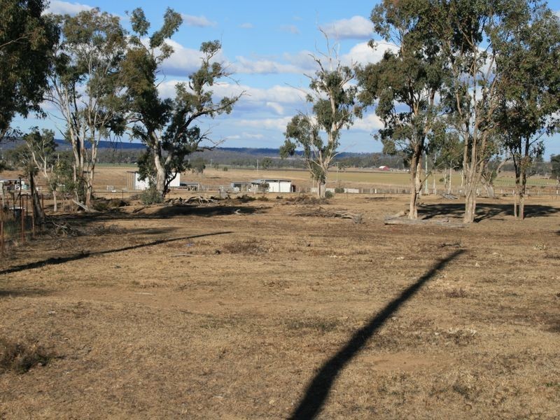 20 White Street, Pratten QLD 4370