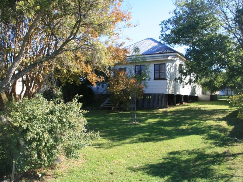 9 River Terrace, Warwick QLD 4370