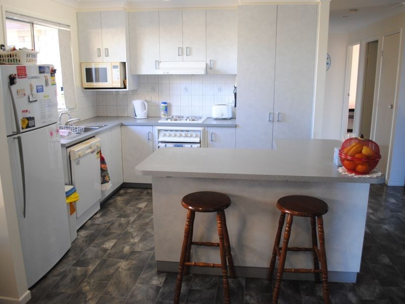 8 Davis Place, Warwick QLD 4370