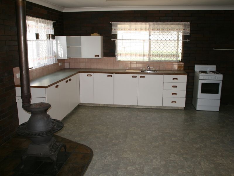 6 Howard Street, Rosenthal Heights QLD 4370