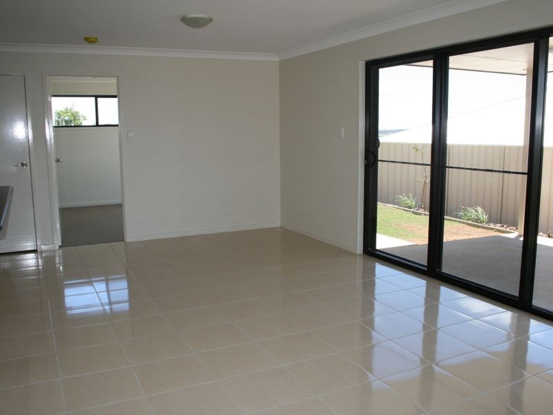 Unit 1 & 2/20 Lookout Place  Rosenthal Heights, Warwick QLD 4370