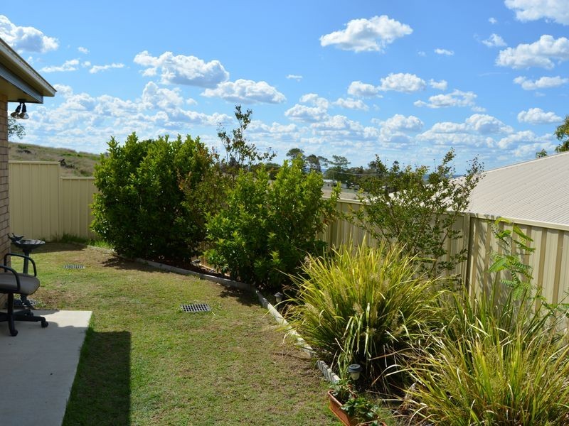 Unit 1 & 2/20 Lookout Place  Rosenthal Heights, Warwick QLD 4370