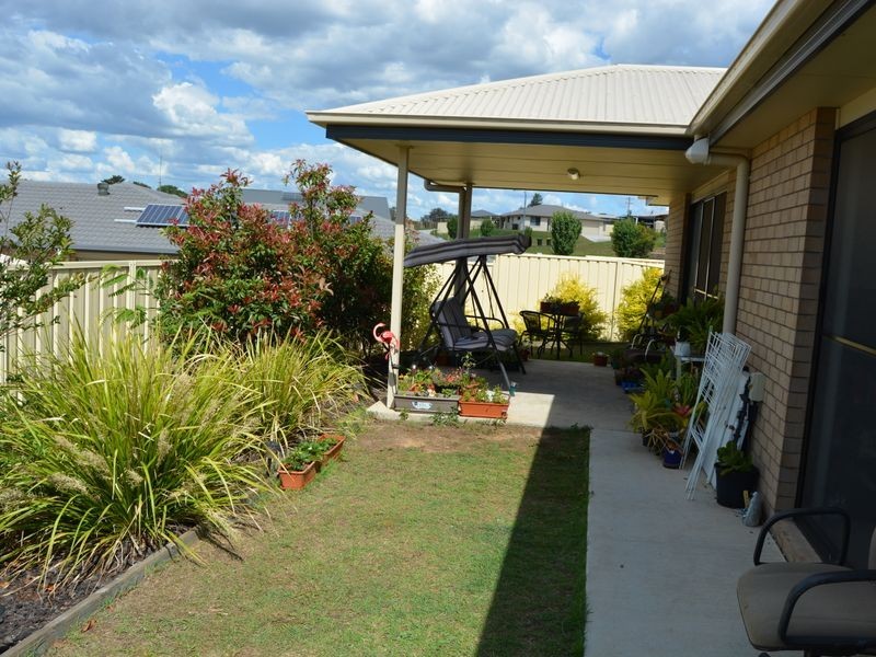 Unit 1 & 2/20 Lookout Place  Rosenthal Heights, Warwick QLD 4370