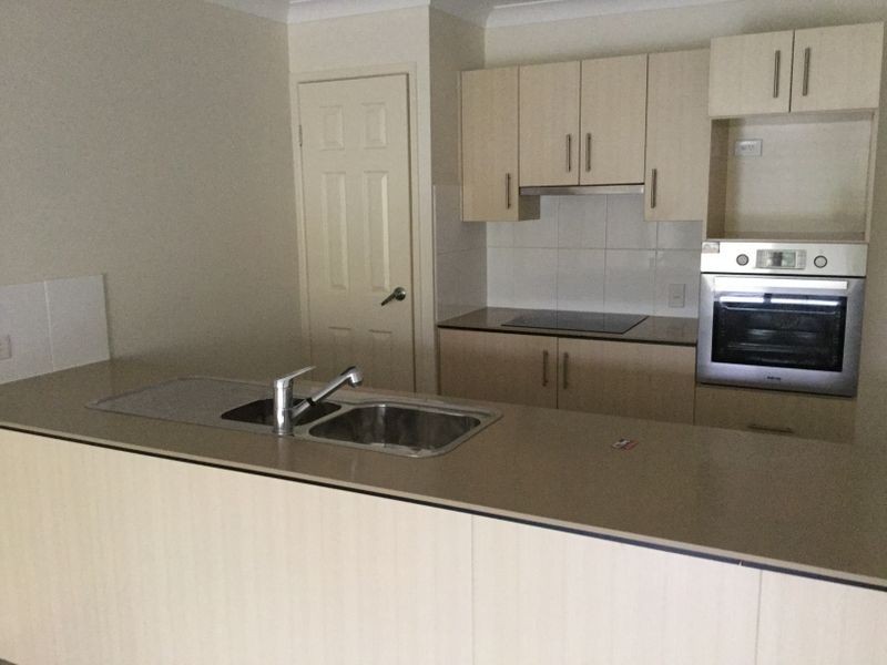 2/2 Rose Lea Court, Warwick QLD 4370