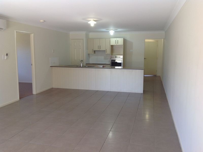 2/2 Rose Lea Court, Warwick QLD 4370