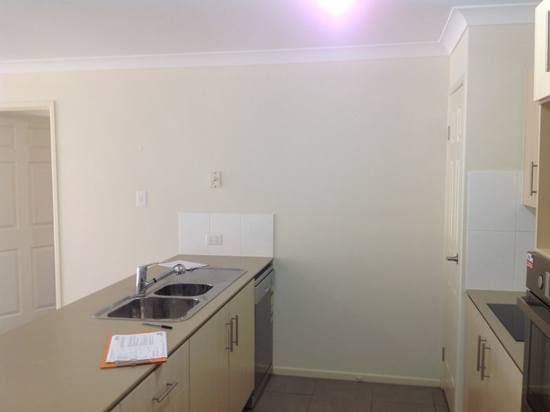 2/2 Rose Lea Court, Warwick QLD 4370