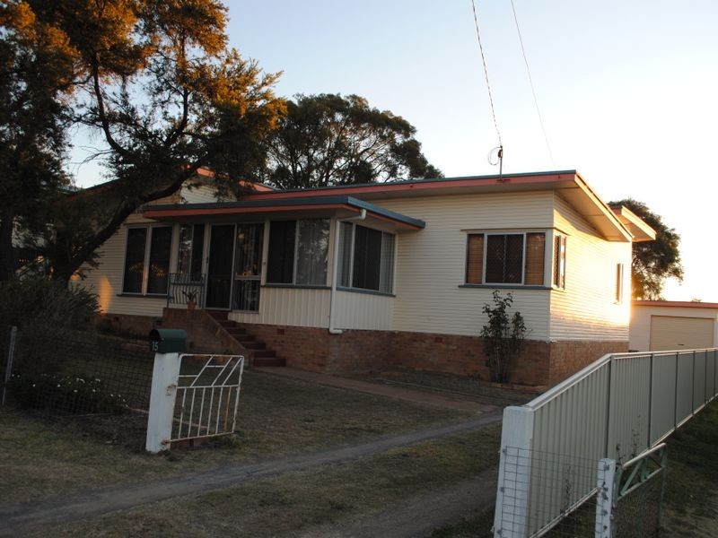 15 Clowes Crescent, Warwick QLD 4370