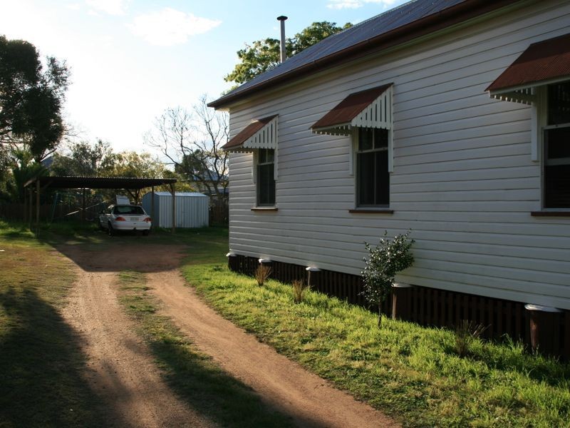 33 Acacia Avenue, Warwick QLD 4370