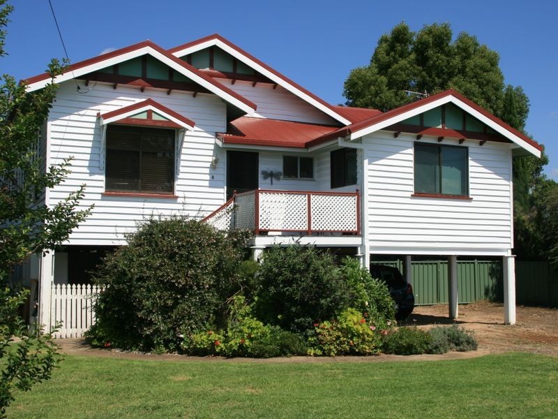 8 Gordon Street, Allora QLD 4362