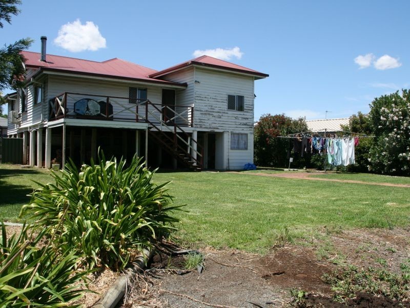 8 Gordon Street, Allora QLD 4362