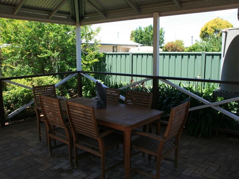 8 Gordon Street, Allora QLD 4362