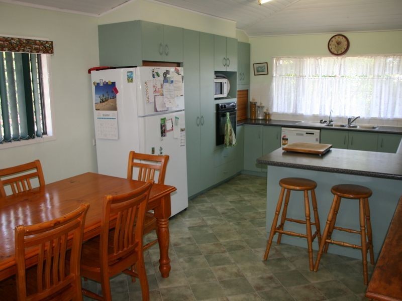 8 Gordon Street, Allora QLD 4362