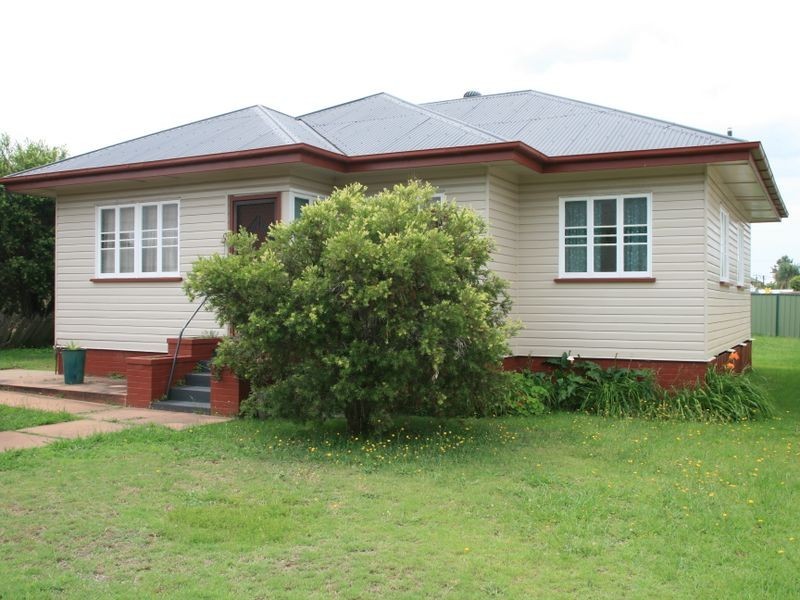 15 Pratten Street, Warwick QLD 4370