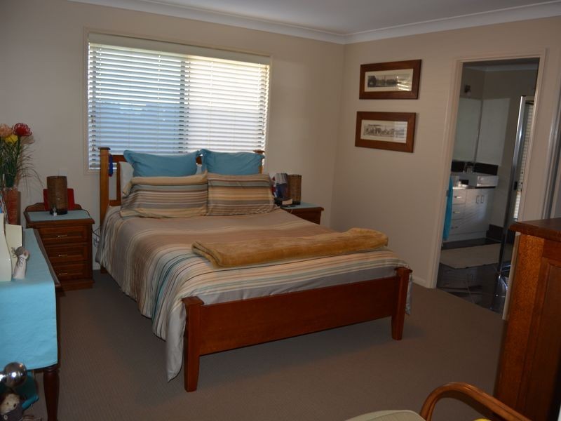 37 Lyons Crescent, Warwick QLD 4370