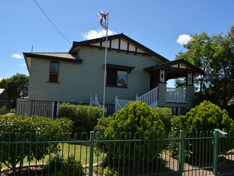 92 Albion Street, Warwick QLD 4370
