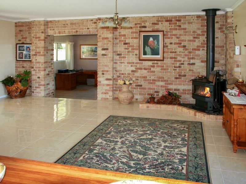 195 Ravenscroft Road, Elbow Valley QLD 4370