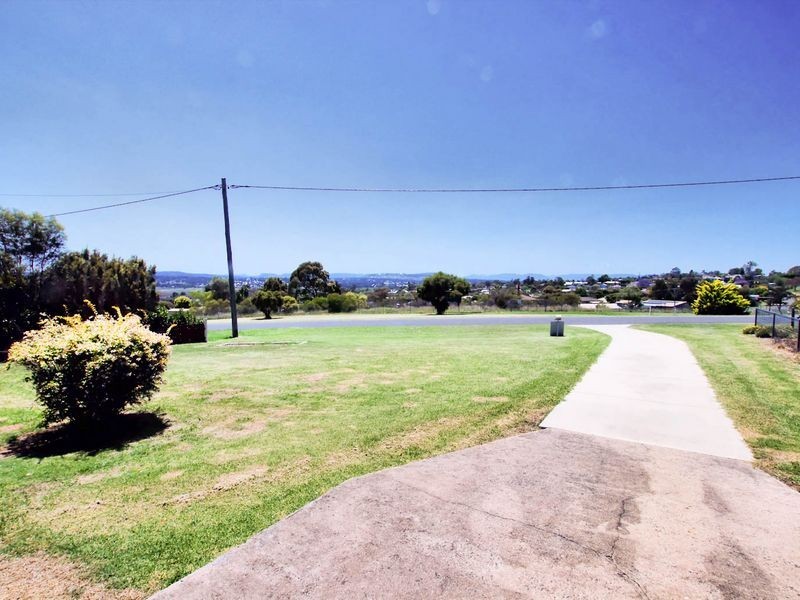 52 Willi Street, Rosenthal Heights QLD 4370
