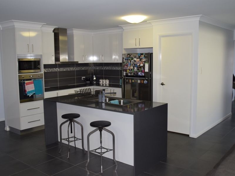 13 Lakeview Avenue, Warwick QLD 4370