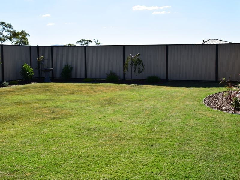 13 Lakeview Avenue, Warwick QLD 4370
