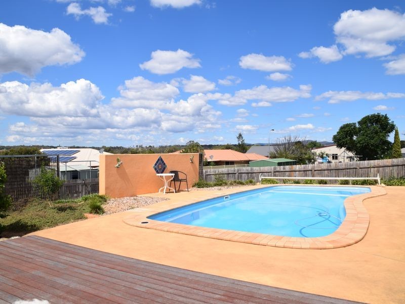 11 Davis Place, Warwick QLD 4370