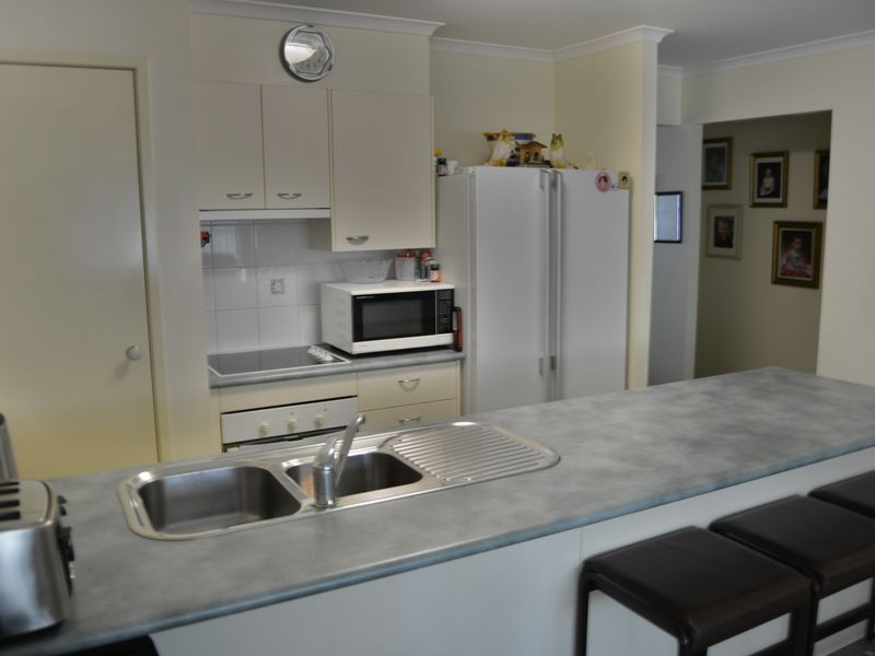 8 Boronia Drive, Warwick QLD 4370