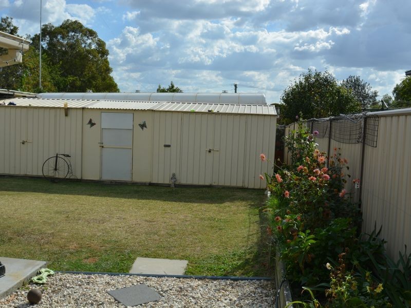 8 Boronia Drive, Warwick QLD 4370