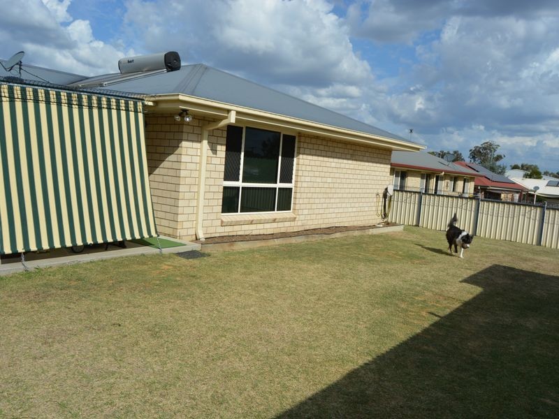 8 Boronia Drive, Warwick QLD 4370