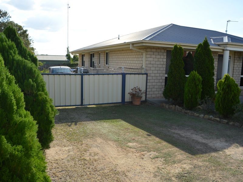 8 Boronia Drive, Warwick QLD 4370