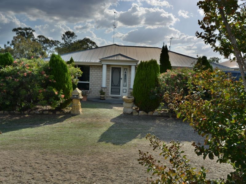 8 Boronia Drive, Warwick QLD 4370