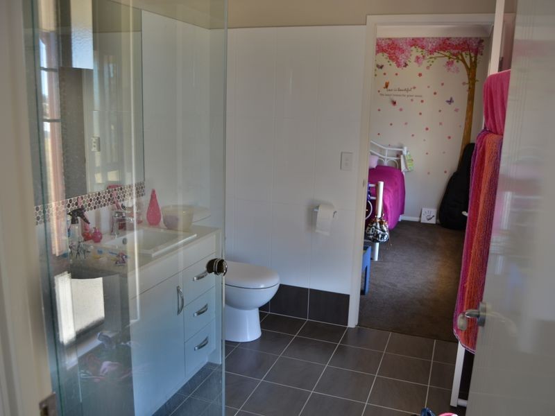 8 Condavale Drive, Warwick QLD 4370