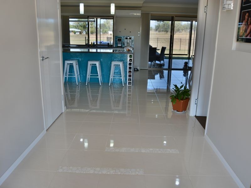 8 Condavale Drive, Warwick QLD 4370