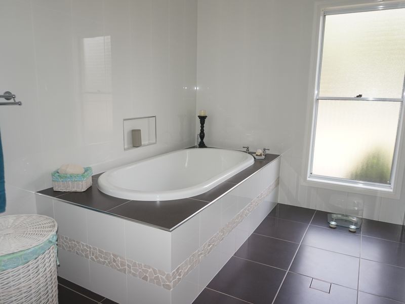 44 Melaleuca Crescent, Stanthorpe QLD 4380